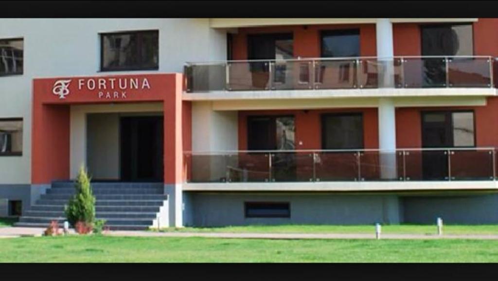 Fortuna Park Apartments Miercurea Ciuc Buitenkant foto